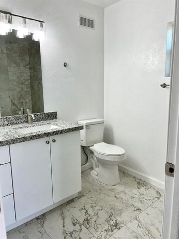 801 NE 36th Street, Oakland Park, FL 33334