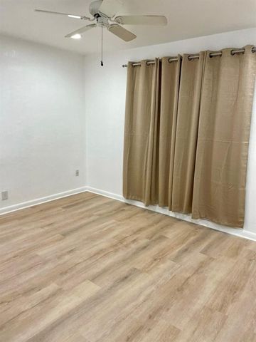 801 NE 36th Street, Oakland Park, FL 33334