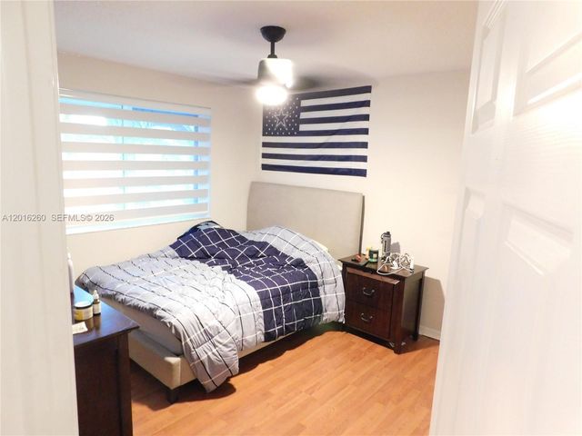 14231 Harpers Ferry St, Davie, FL 33325