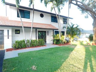 14231 Harpers Ferry St, Davie, FL 33325