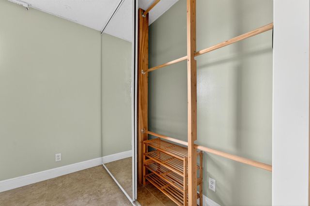 1708 SW 21st Street SW, Boynton Beach, FL 33426