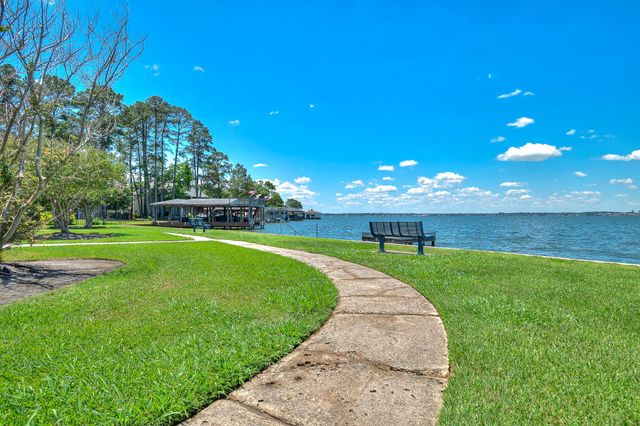 12557 Marina Loop, Willis, TX 77318