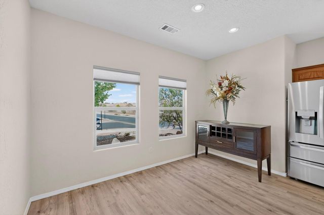 900 Golden Yarrow Trail, Bernalillo, NM 87004