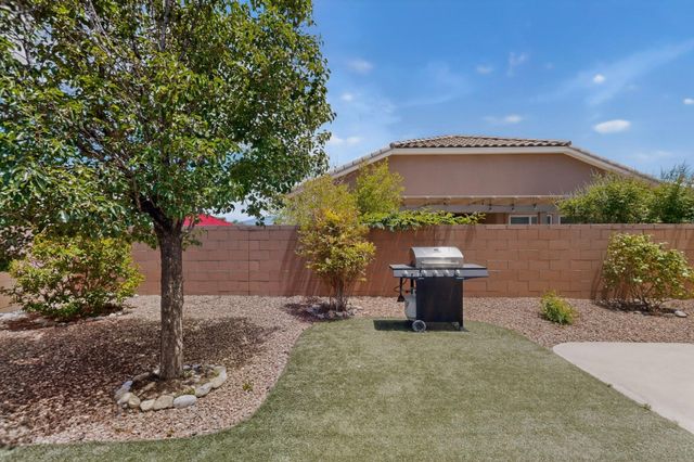 900 Golden Yarrow Trail, Bernalillo, NM 87004