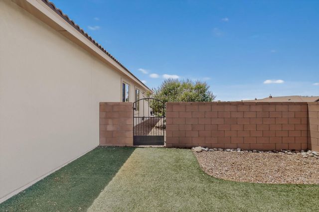 900 Golden Yarrow Trail, Bernalillo, NM 87004