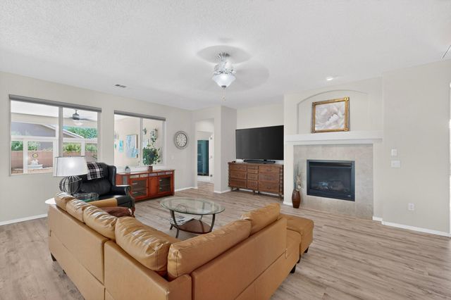 900 Golden Yarrow Trail, Bernalillo, NM 87004