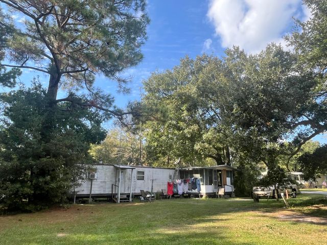 75 Hankins Road, Freeport, FL 32439