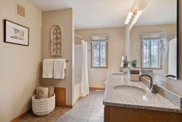 14392 Raymond Lane, Eden Prairie, MN 55347