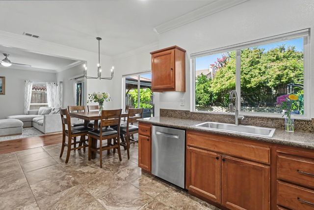7648 Boardwalk Way, Antelope, CA 95843