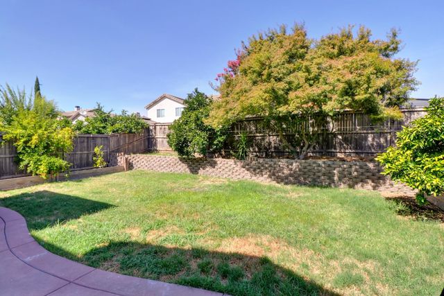 7648 Boardwalk Way, Antelope, CA 95843