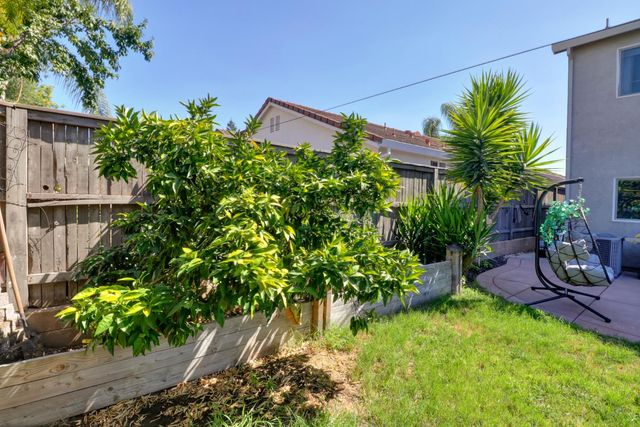 7648 Boardwalk Way, Antelope, CA 95843