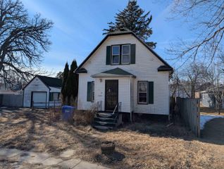 140 SW 4th Avenue, Oelwein, IA 50662