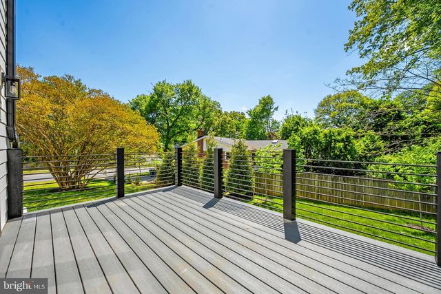 719 MEADOW LN SW, Vienna, VA 22180