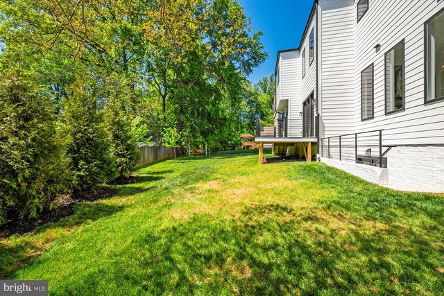 719 MEADOW LN SW, Vienna, VA 22180