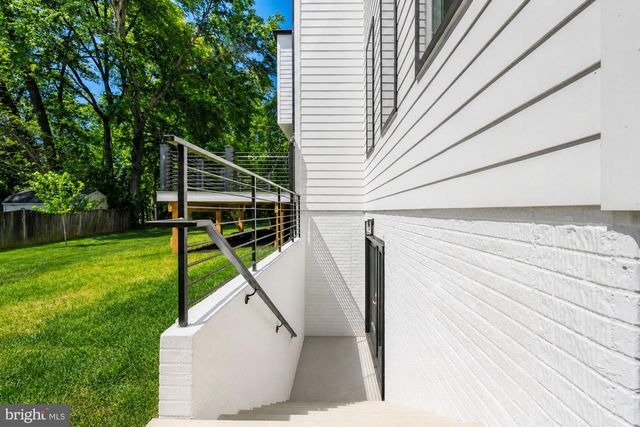 719 MEADOW LN SW, Vienna, VA 22180