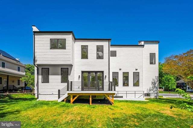 719 MEADOW LN SW, Vienna, VA 22180