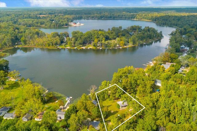 45417 15th Avenue, Bloomingdale, MI 49026