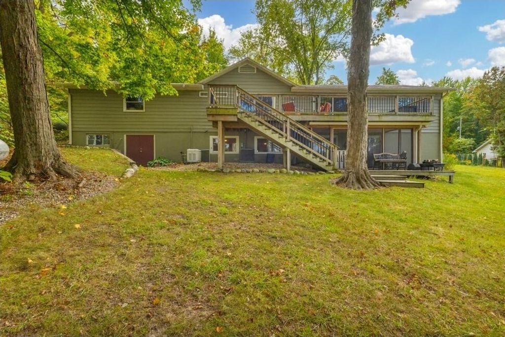 45417 15th Avenue, Bloomingdale, MI 49026