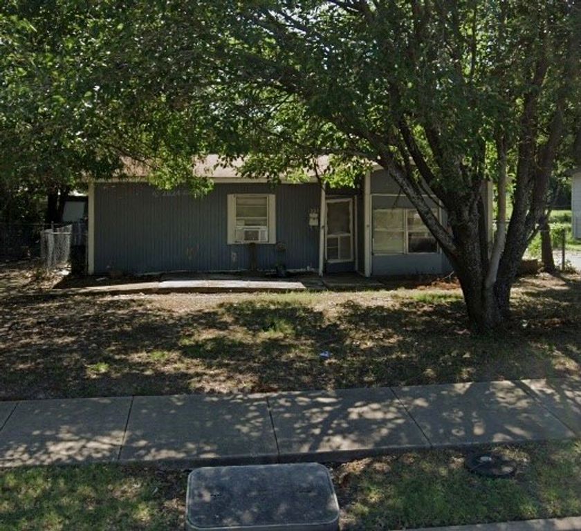 1303 N Galloway Avenue, Mesquite, TX 75149