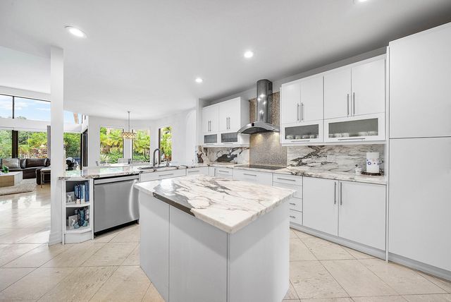 4976 Bocaire Boulevard, Boca Raton, FL 33487