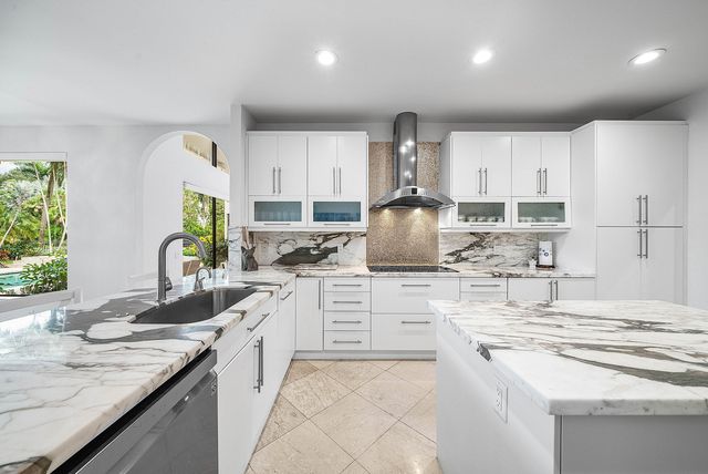 4976 Bocaire Boulevard, Boca Raton, FL 33487
