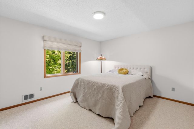 17432 Tessmer Court, Eden Prairie, MN 55347