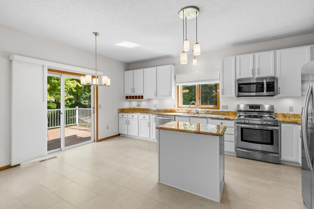 17432 Tessmer Court, Eden Prairie, MN 55347