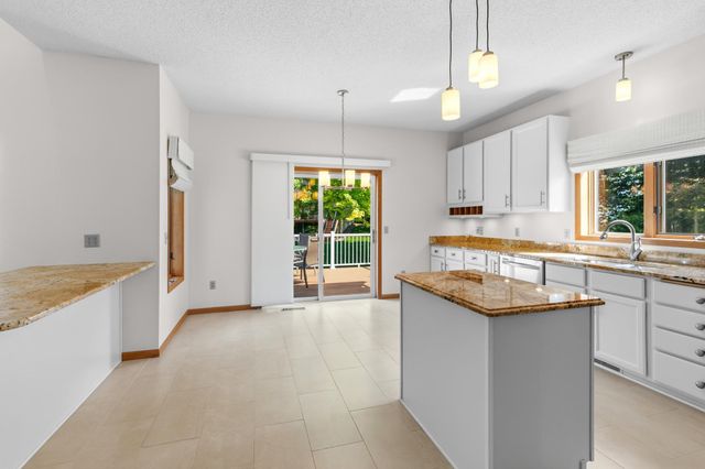 17432 Tessmer Court, Eden Prairie, MN 55347
