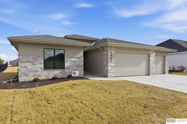 4807 N 192nd Avenue Circle, Elkhorn, NE 68022