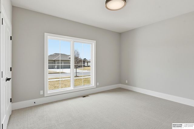 4807 N 192nd Avenue Circle, Elkhorn, NE 68022