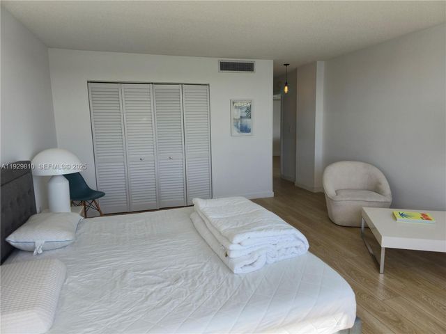 9250 W Bay Harbor Dr 5B, Bay Harbor Islands, FL 33154