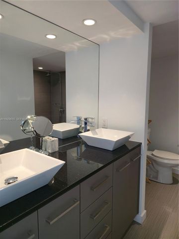 9250 W Bay Harbor Dr 5B, Bay Harbor Islands, FL 33154