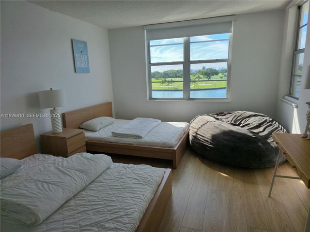 9250 W Bay Harbor Dr 5B, Bay Harbor Islands, FL 33154