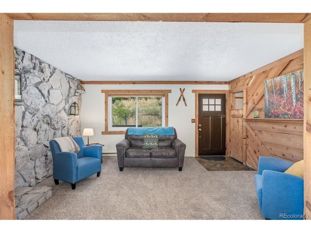 4815 Hilltop Dr, Fort Collins, CO 80526