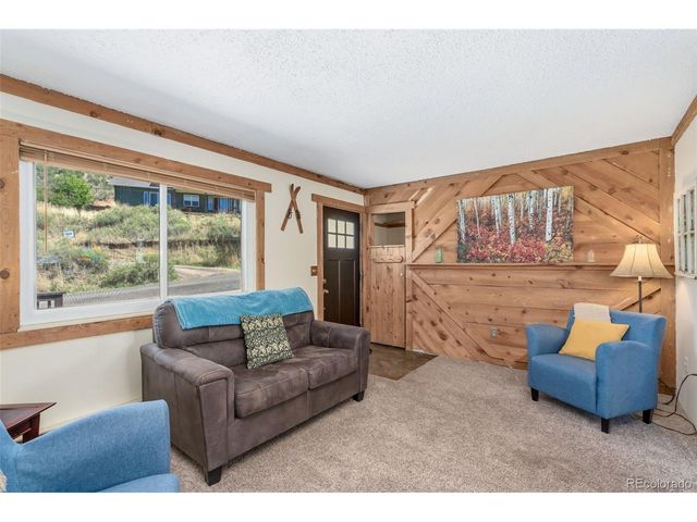 4815 Hilltop Dr, Fort Collins, CO 80526