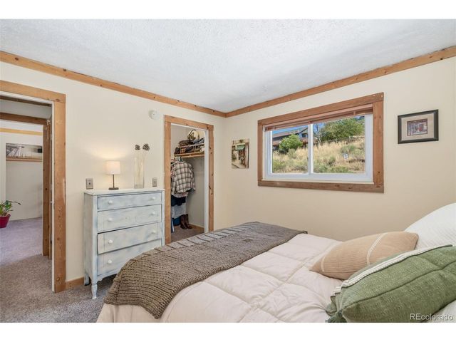 4815 Hilltop Dr, Fort Collins, CO 80526