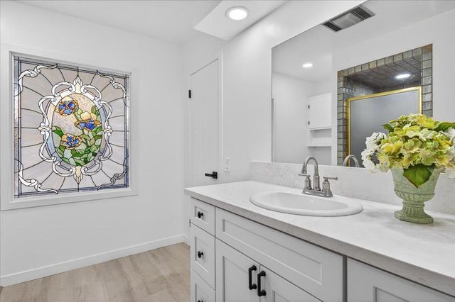 5610 N Arthur Avenue, Fresno, CA 93711