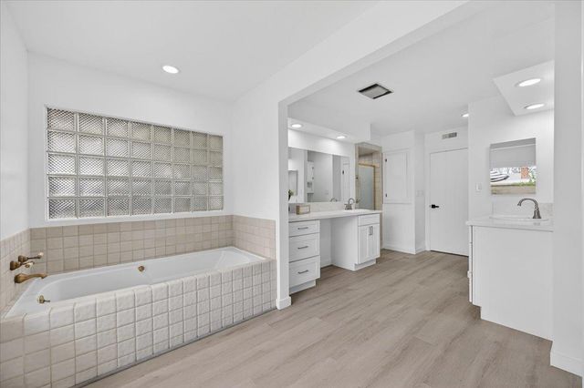 5610 N Arthur Avenue, Fresno, CA 93711