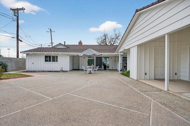 5610 N Arthur Avenue, Fresno, CA 93711