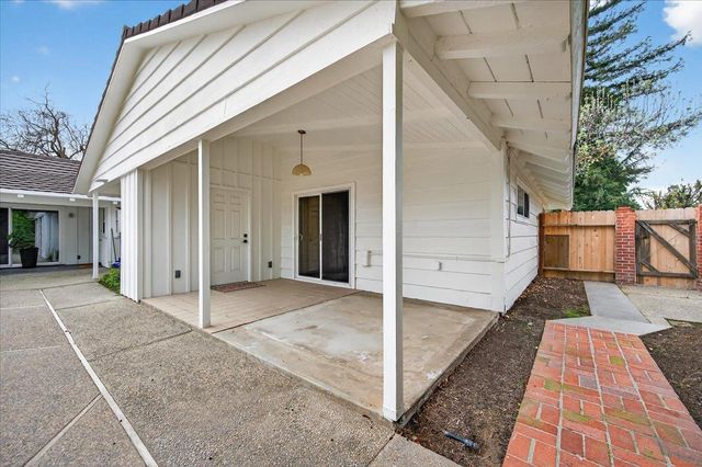 5610 N Arthur Avenue, Fresno, CA 93711