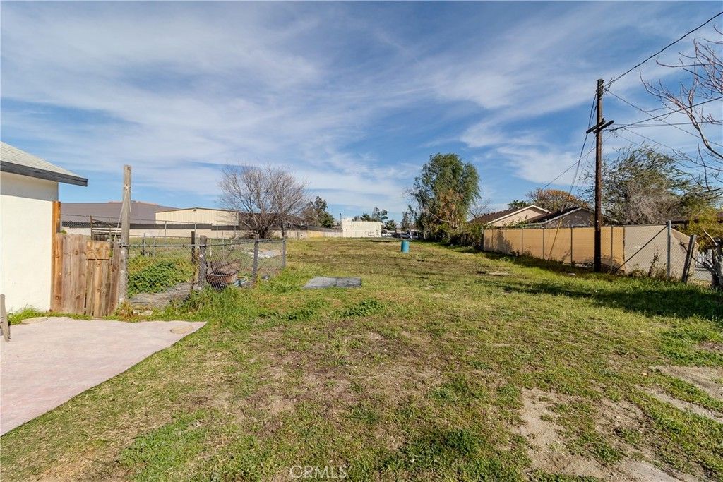 9023 Olive, Fontana, CA 92335 — photo 4