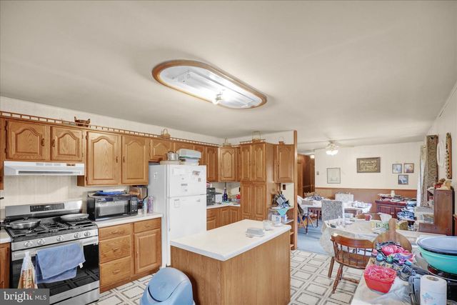 211 MERKEY DR, Bethel, PA 19507