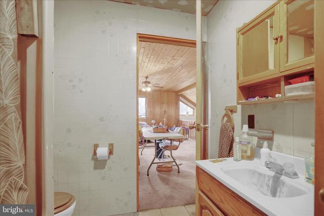 211 MERKEY DR, Bethel, PA 19507