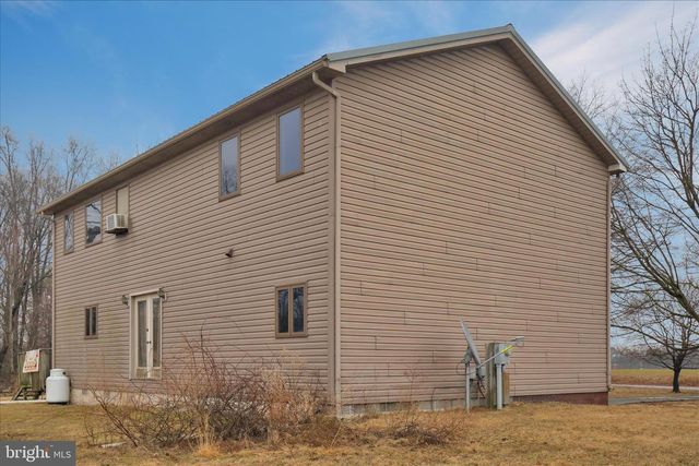 211 MERKEY DR, Bethel, PA 19507