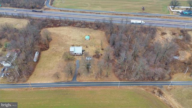 211 MERKEY DR, Bethel, PA 19507