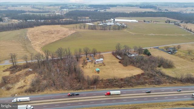 211 MERKEY DR, Bethel, PA 19507