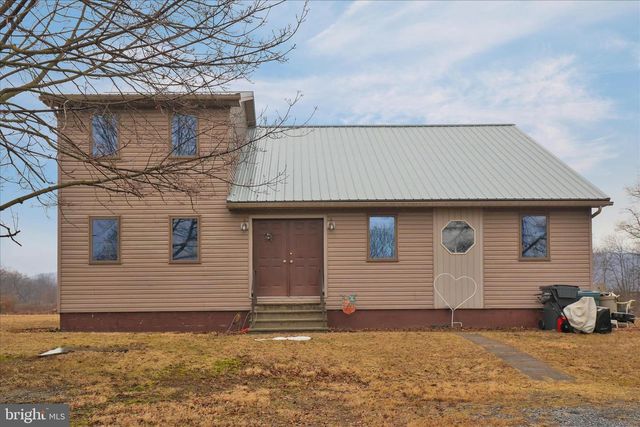 211 MERKEY DR, Bethel, PA 19507