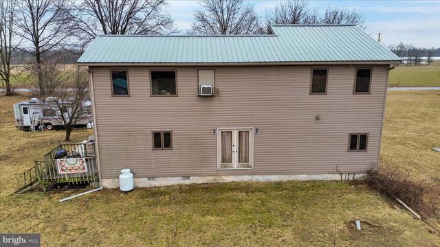 211 MERKEY DR, Bethel, PA 19507