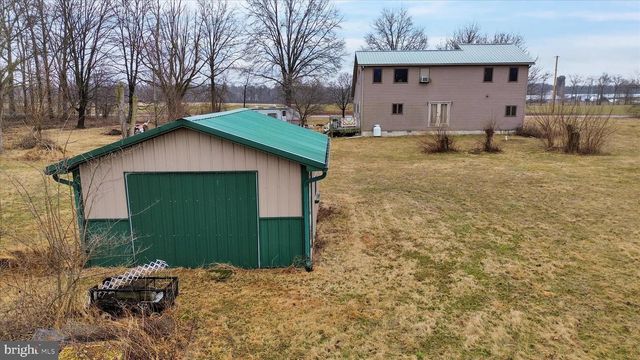 211 MERKEY DR, Bethel, PA 19507
