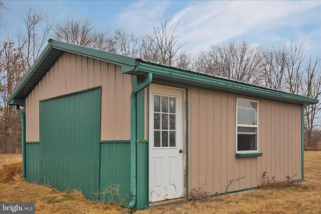 211 MERKEY DR, Bethel, PA 19507